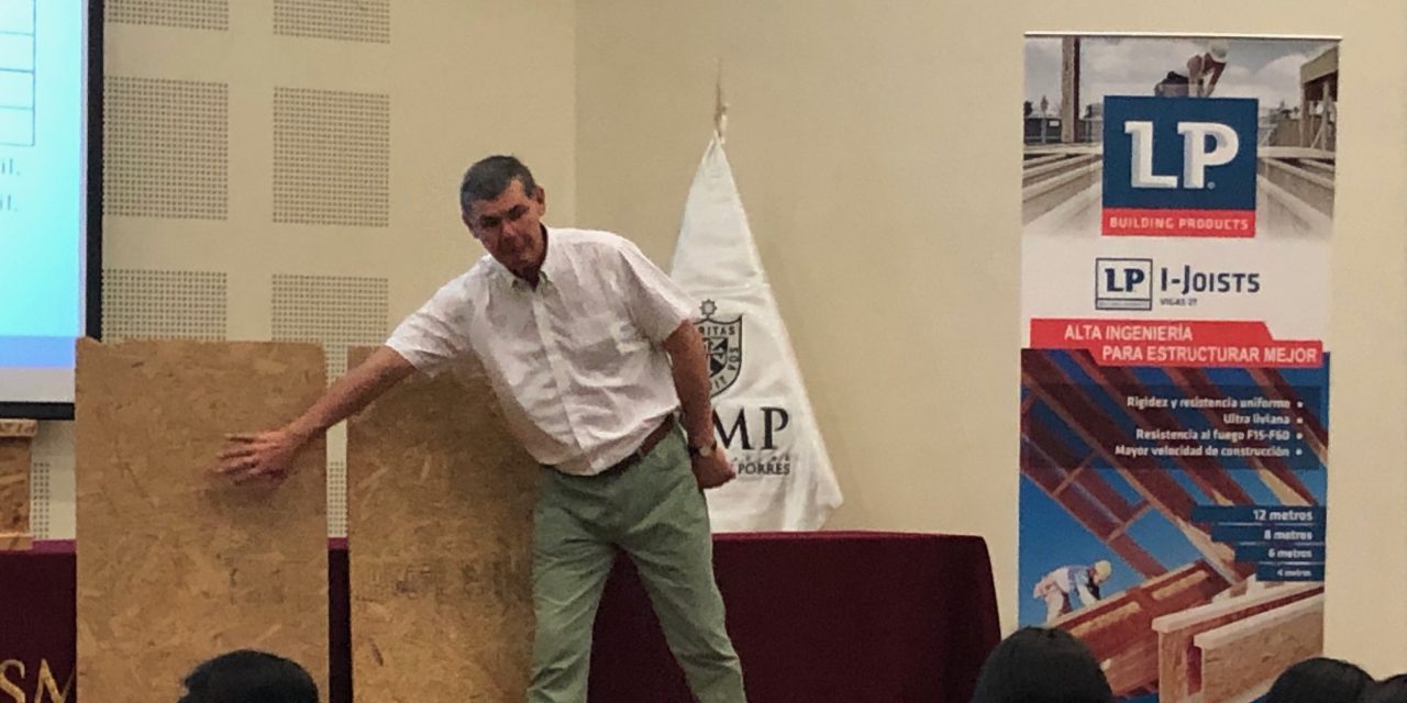 LP Perú dicta charla en el IVUC