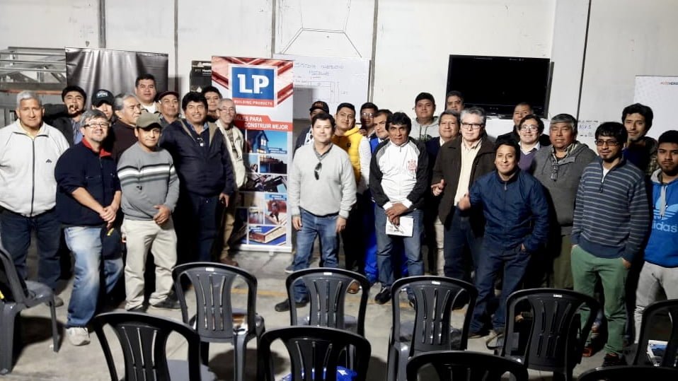 Charla técnica de LP Perú a clientes de distribuidor en Lima