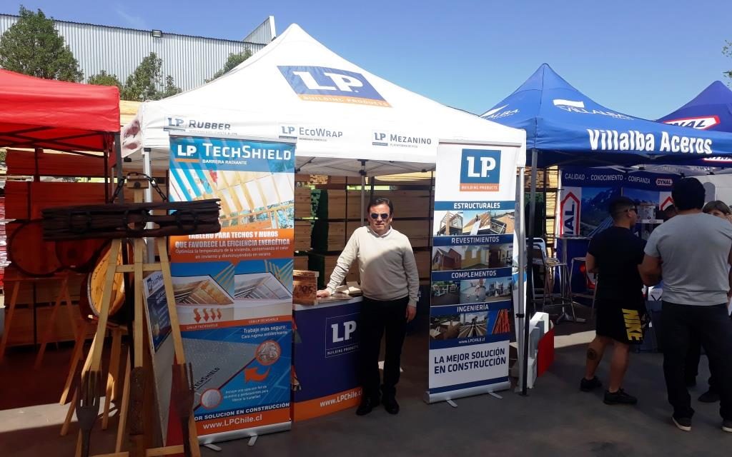LP en feria de Madesur